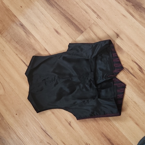Vest - Picture 3 of 3